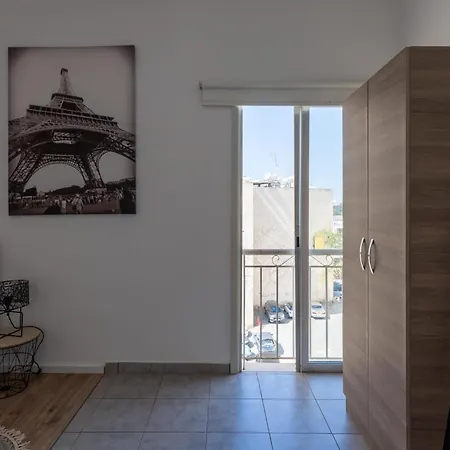 Апартаменты Terre 1-br Apt In + Balcony *